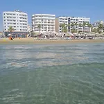 Alex 31 *