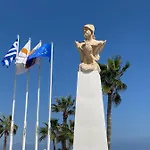 Alex 31 * Larnaca