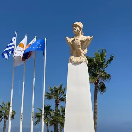 Alex 31 * Larnaca